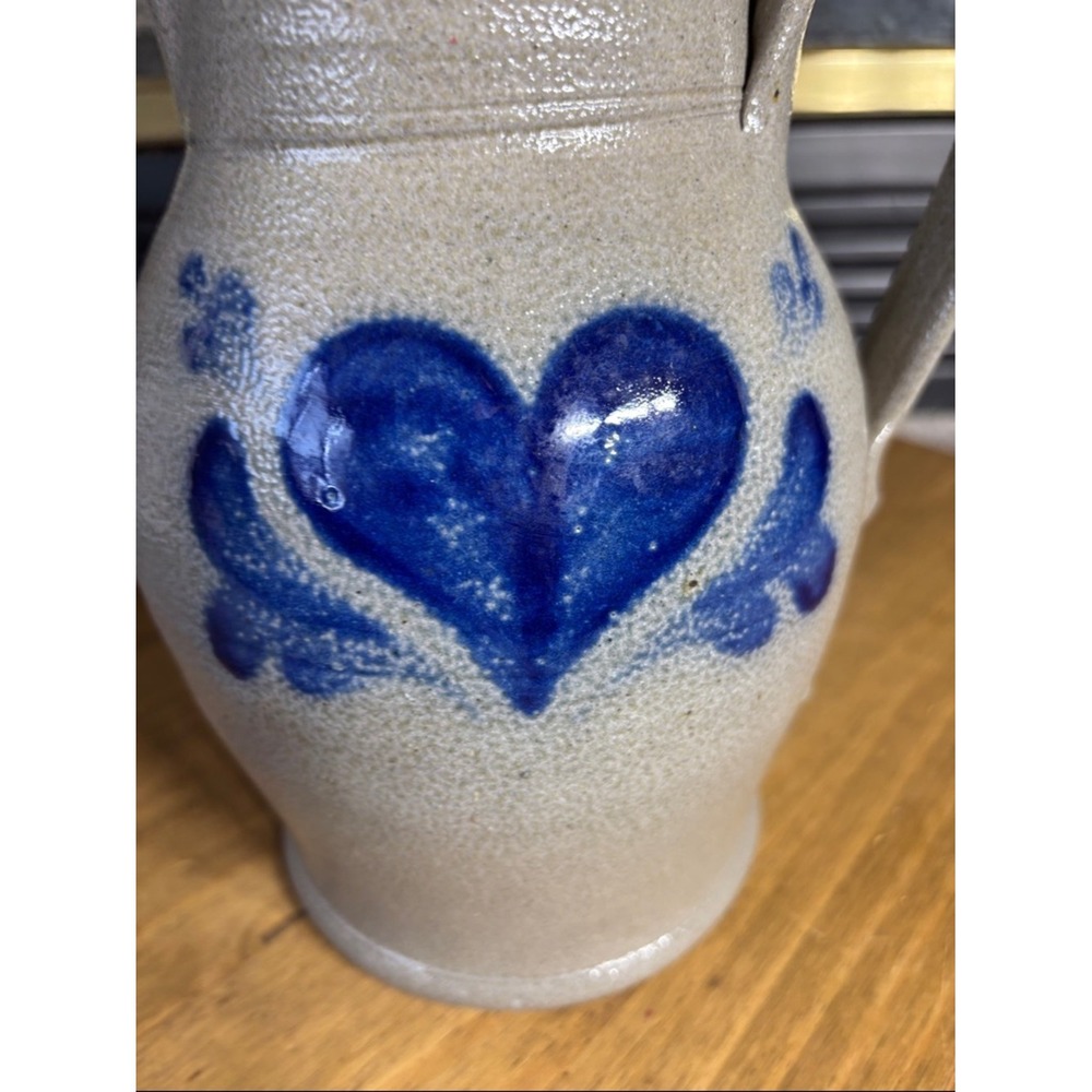 Rowe Pottery Salt Glazed Pitcher Jug Vintage 1995 Stoneware Blue Heart Motif 9" - Picture 11 of 11